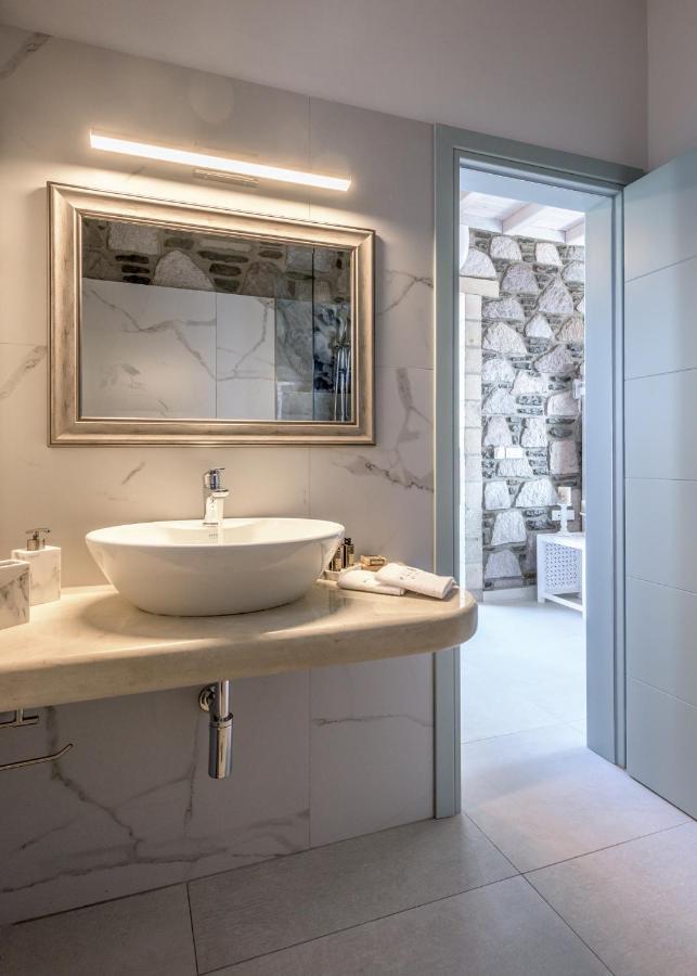 Hilltop Suites Milos Mytakas Esterno foto